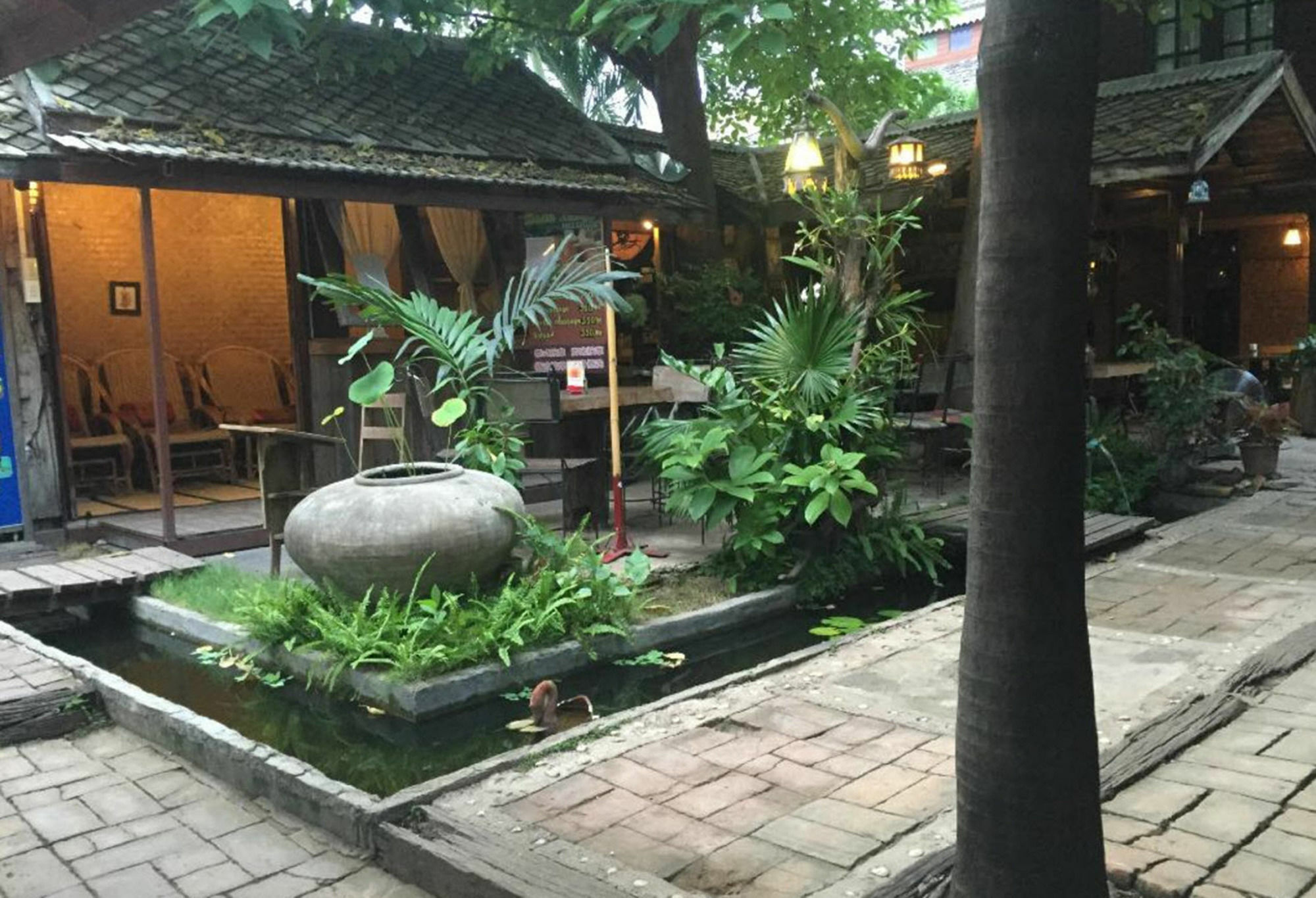 Hotel Baanlansa Bed&Bar Chiang Mai Zewnętrze zdjęcie